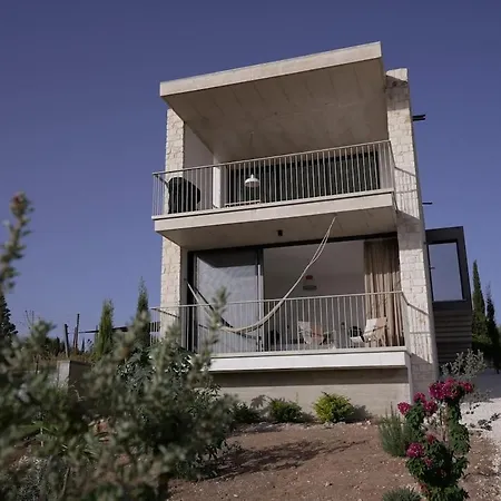 Stylish Villa, Rural Setting, Infinity Pool فيلة