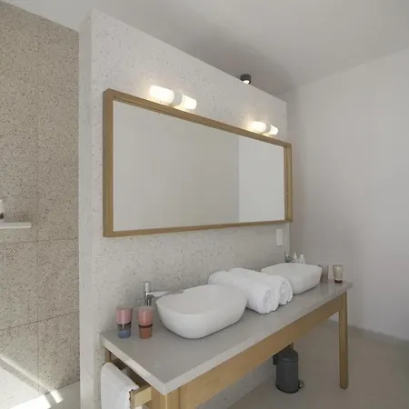 Stylish Villa, Rural Setting, Infinity Pool