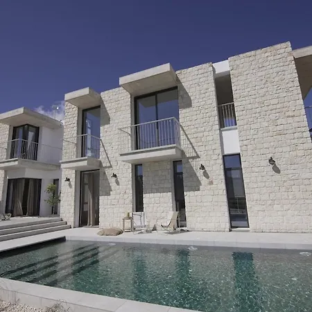 Stylish Villa, Rural Setting, Infinity Pool فيلة Pano Akourdalia
