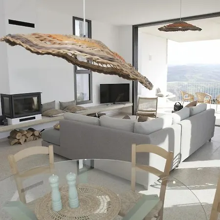 Stylish Villa, Rural Setting, Infinity Pool *